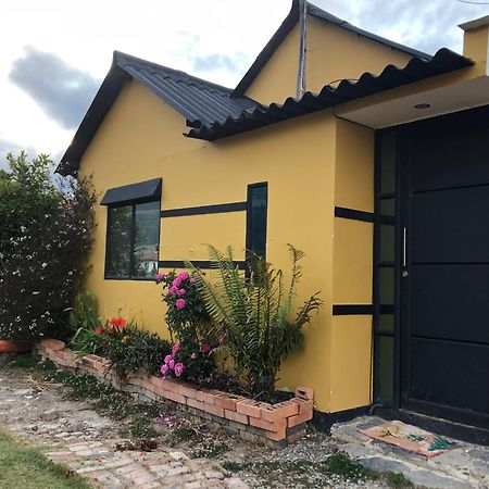 Hospedaje Maria Valentina Tota Exteriör bild